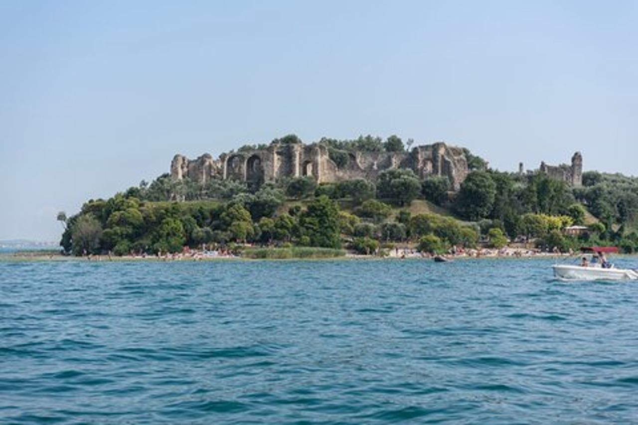 Da Lazise: crociera in barca fino a Sirmione