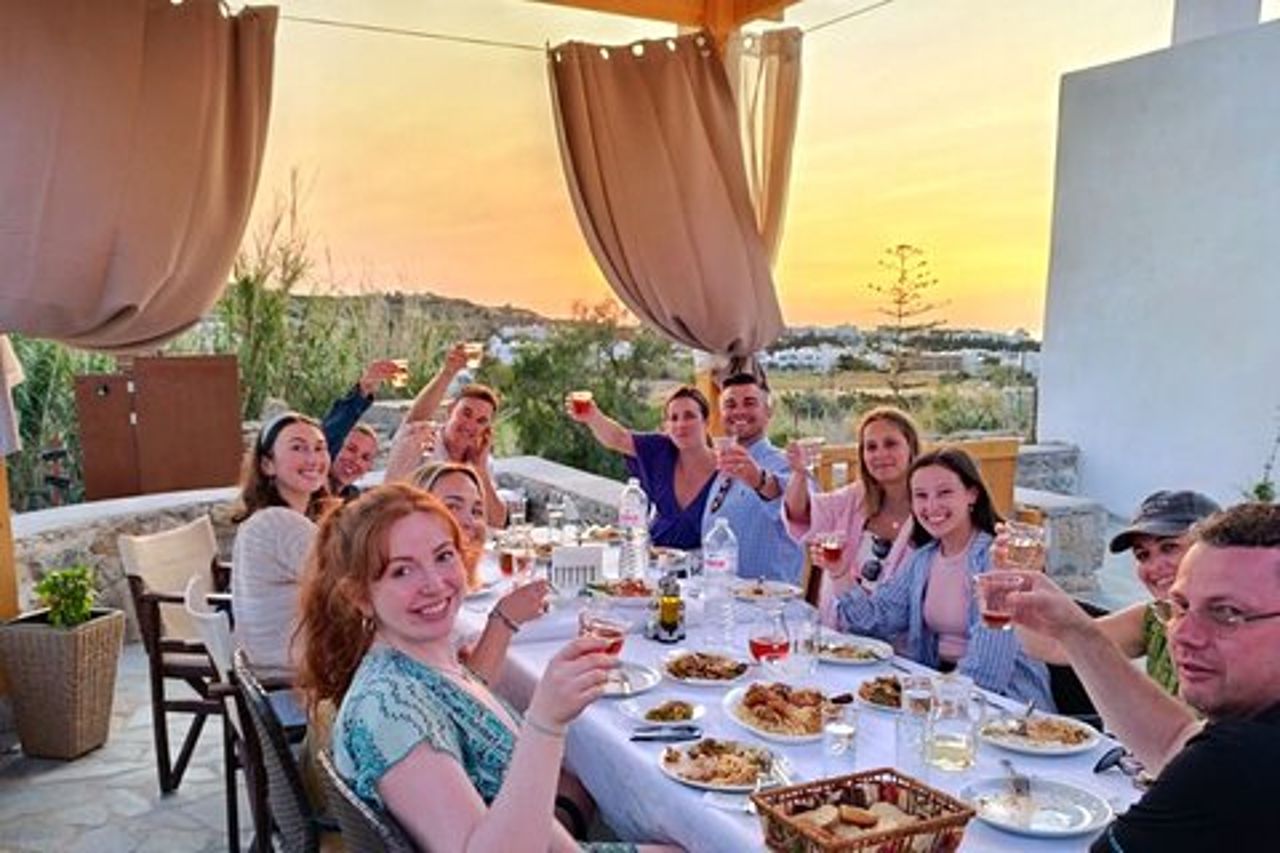 Cooking Class Cena al tramonto e tour nella fattoria di Paros