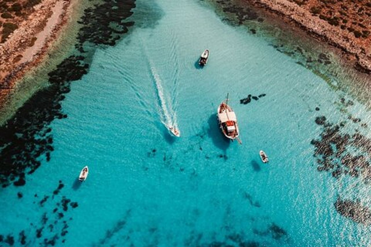 Mezza giornata Sea Tours Blue Lagoon Sea Caves Antiparos Alyki port
