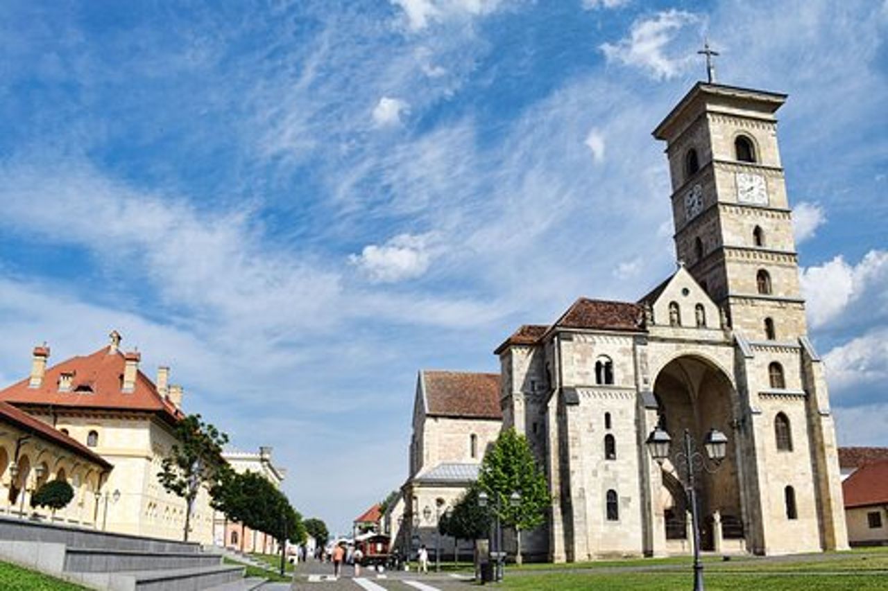 Miniera di sale di Turda, villaggio di Rimetea e Alba Iulia, da Cluj