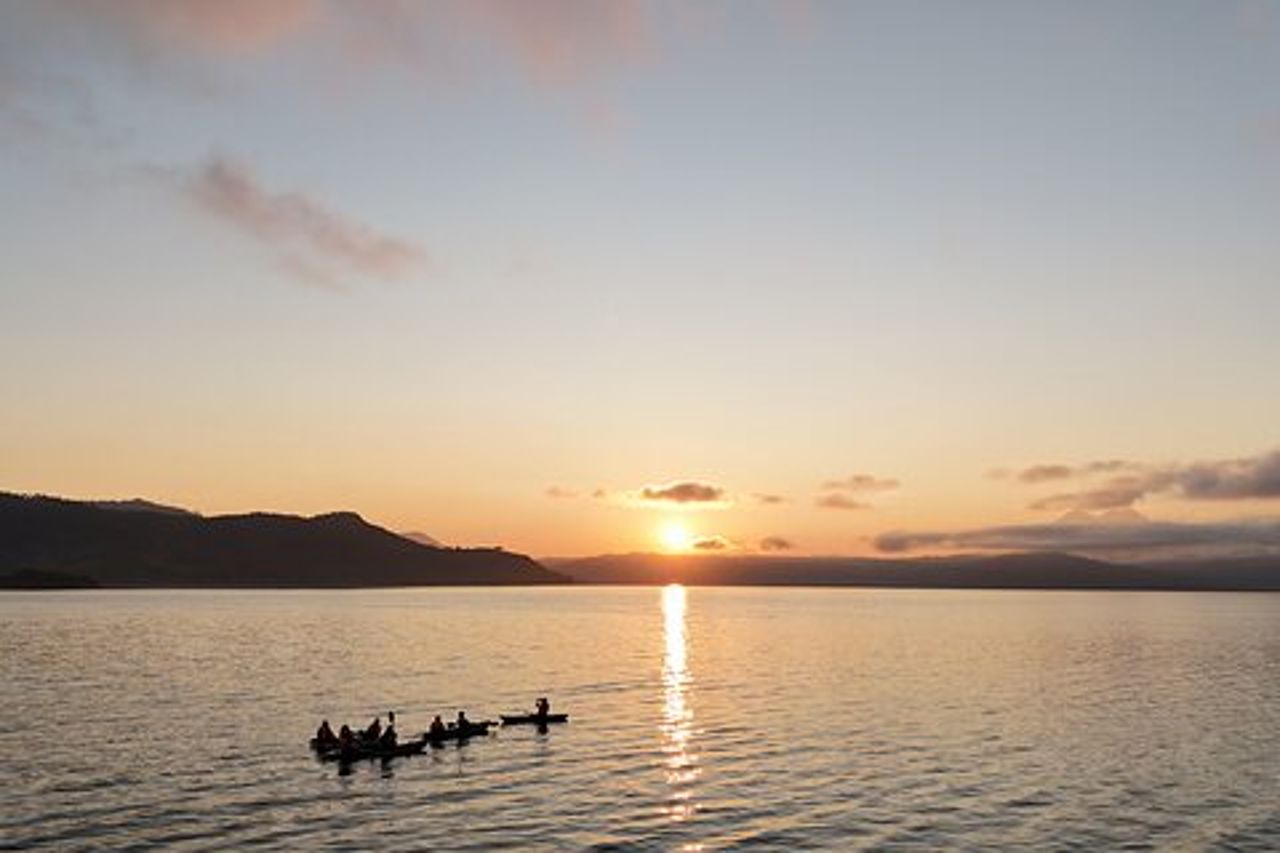 El Salvador Sunrise Kayak Experience sul Lago Ilopango