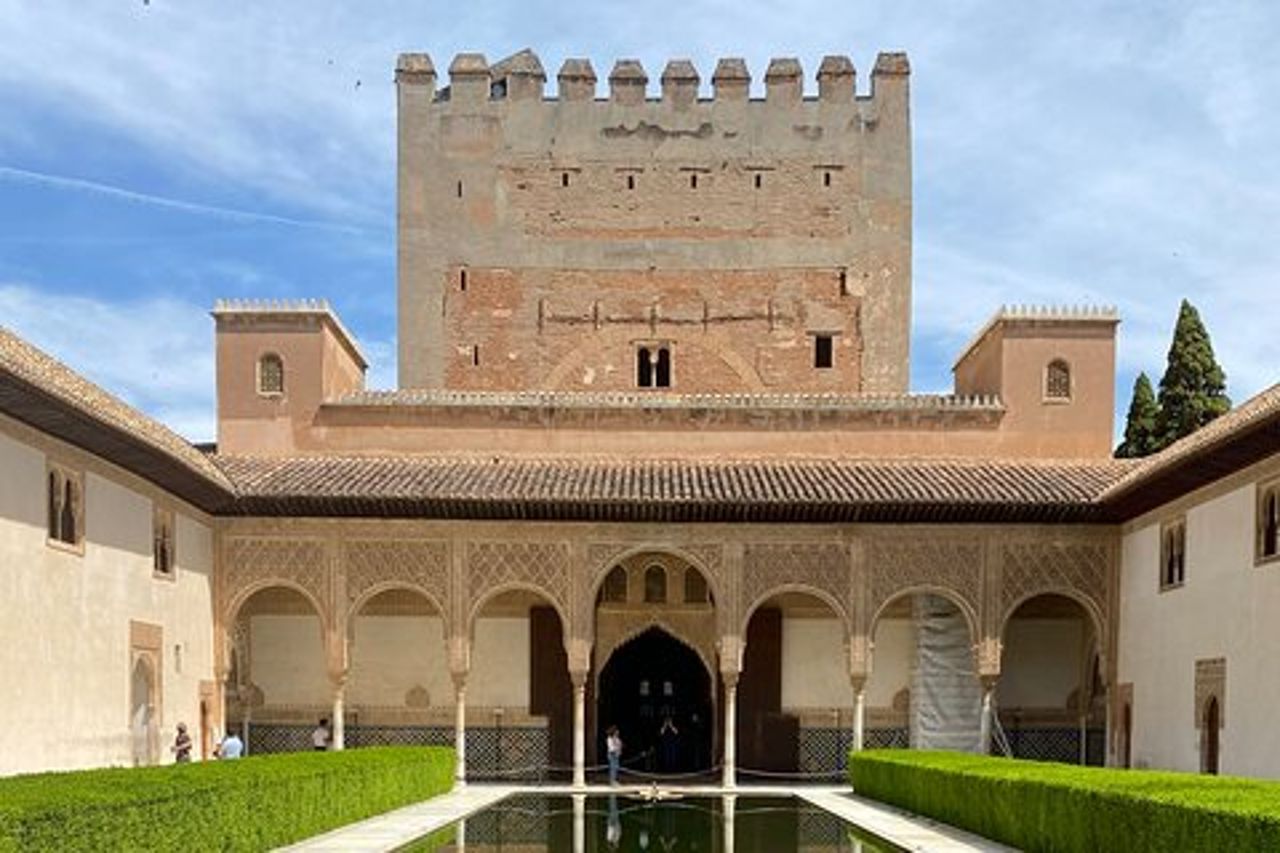 Escursione privata all'Alhambra di Granada dal porto di Almeria