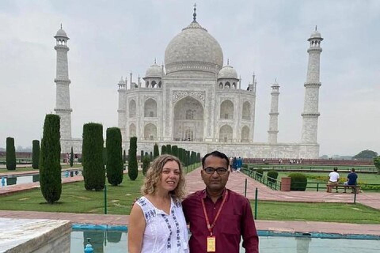 Agra : Tour guidato del Taj Mahal e del Mausoleo con salta fila