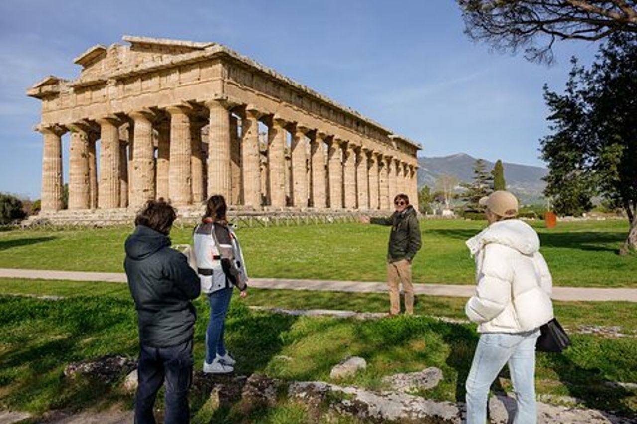 Tour privato : Esplora Paestum con un Archeologo Esperto