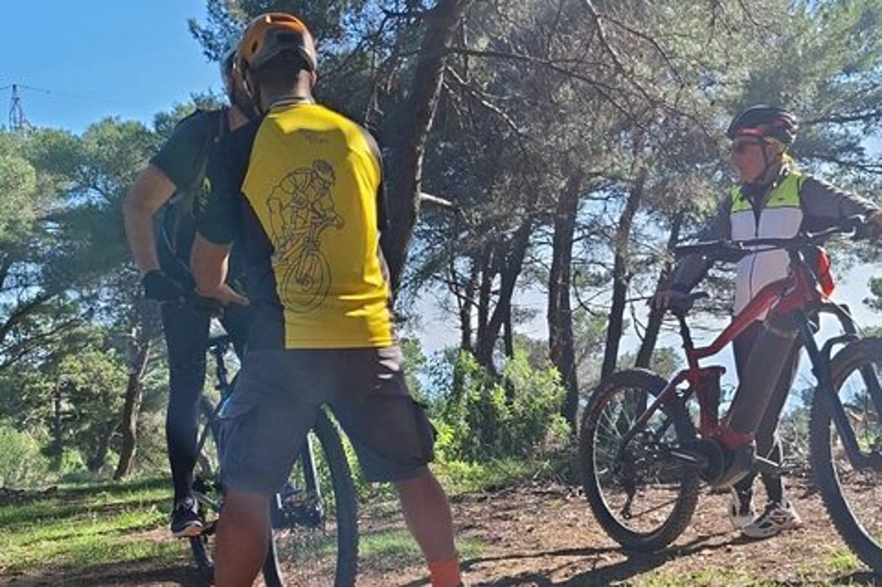 Domina i Sentieri Con il Corso Base di MTB