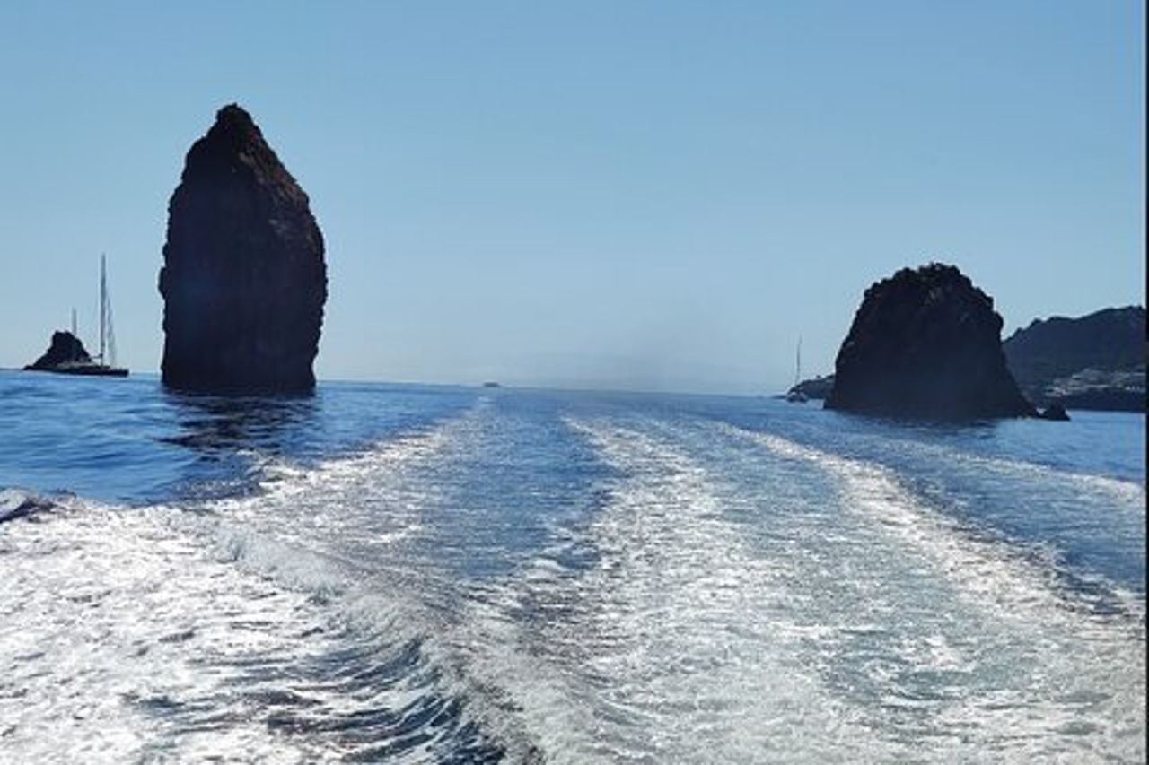 Escursioni in barca Lipari - Salina