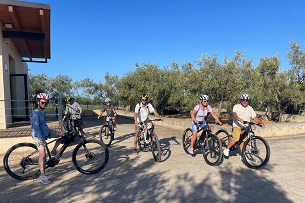 Tour in E-bike Alla Scoperta di Fasano