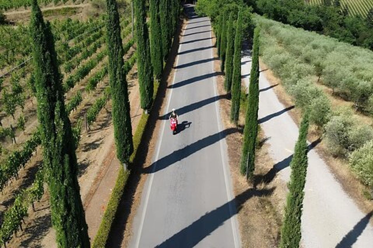 Noleggio Vespa intera giornata da Castellina in Chianti