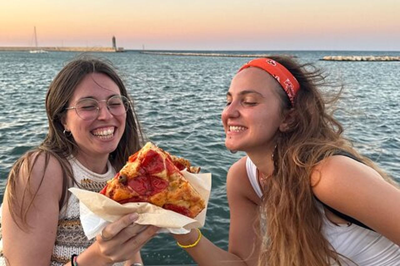 Bari Tramonto e Tapas: Street Food Tour con Guida Locale