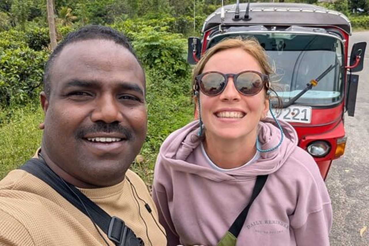 Tour della città di Tuk Tuk di un'intera giornata di Kandy