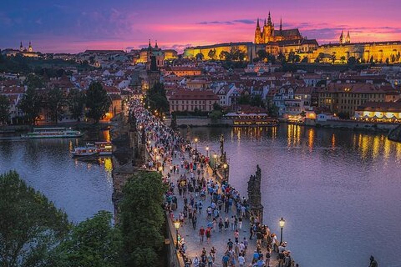 Viaggio privato da Monaco a Praga con 2 ore di giro turistico