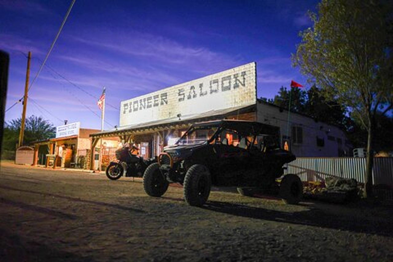 Tour avventura nel deserto di Las Vegas RZR al Pioneer Saloon