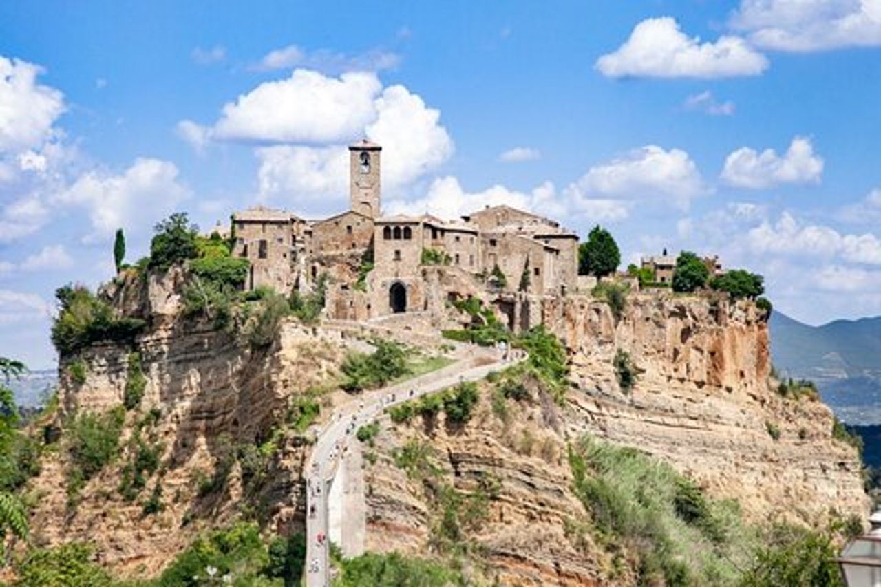 Tour epico da Roma: Borghi Medievali e Paesaggi Mozzafiato