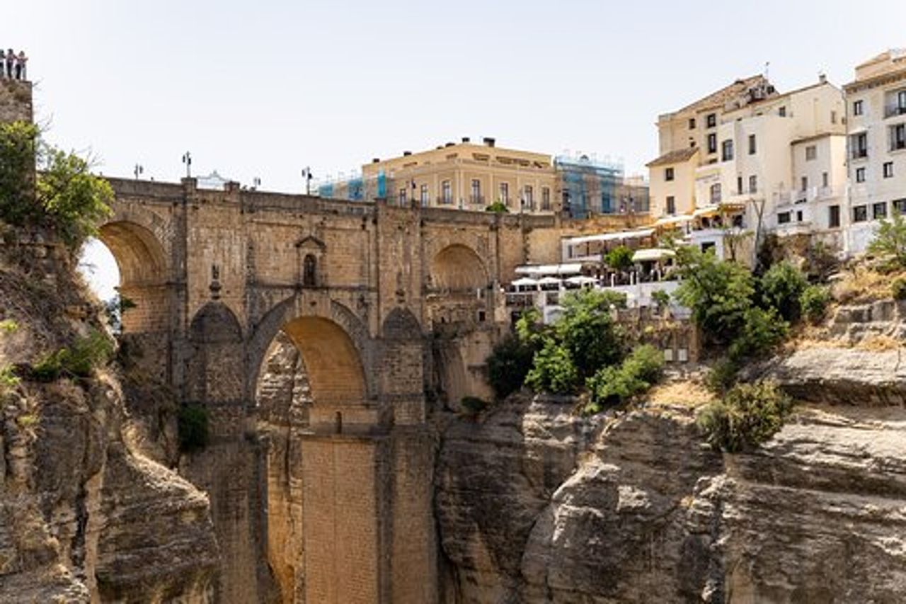 Ronda & Setenil de las Bodegas, terra di contrasti/Semiprivata