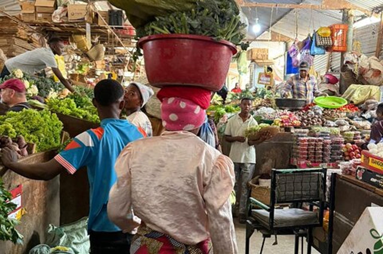 Arusha: Corso di cucina tradizionale della Tanzania e tour del mercato alimentare