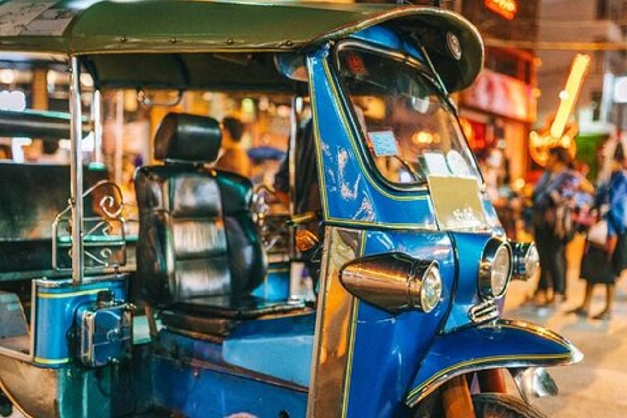 Vita notturna privata a Bangkok (Notte)