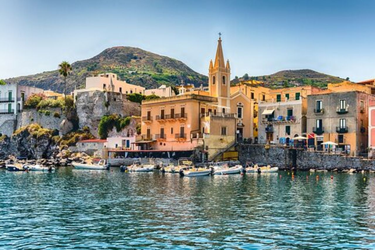 Tour privato a terra : Lipari & Salina Island Escape