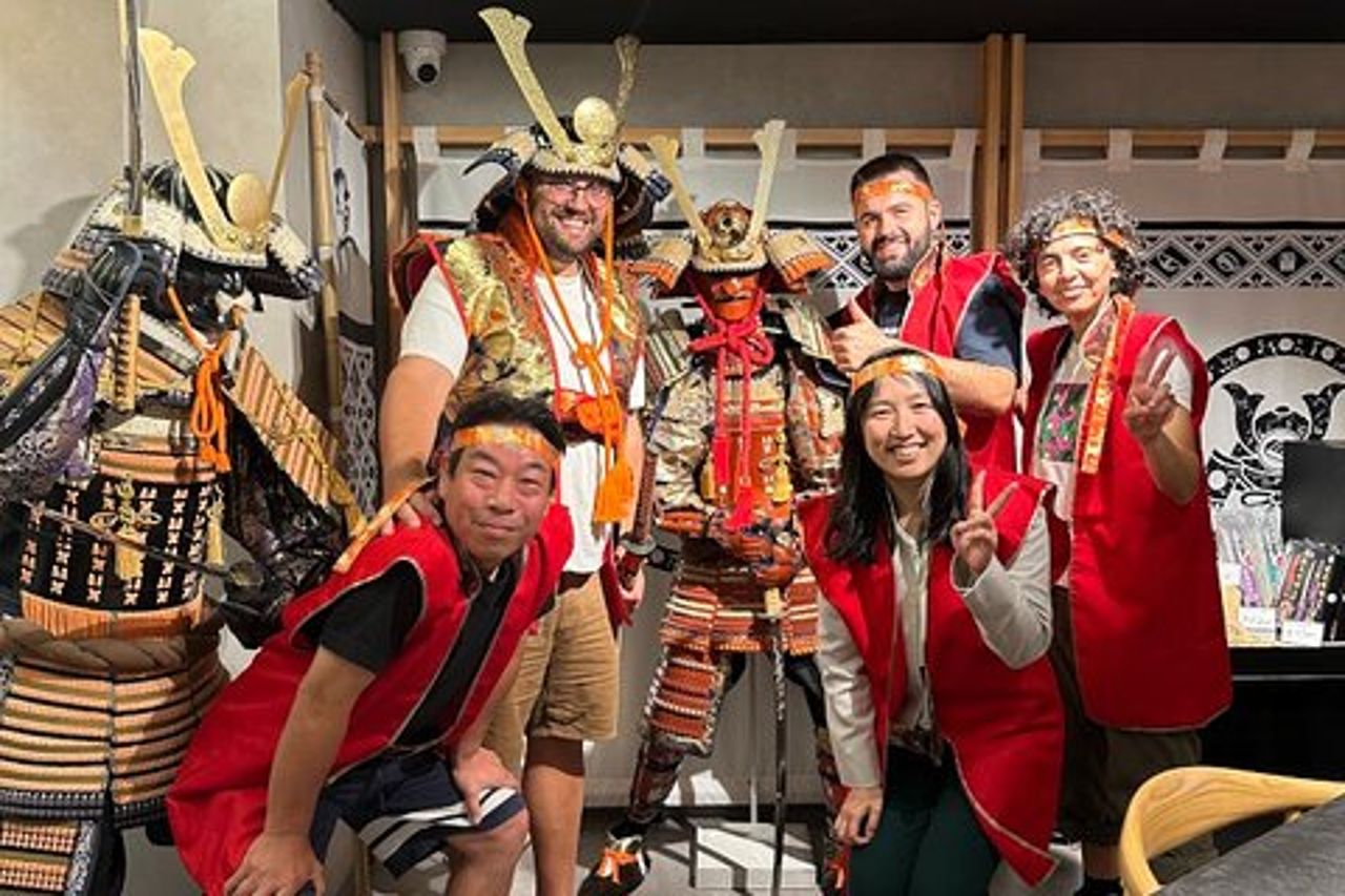 Spettacolo di sushi samurai di lusso ad Asakusa Tokyo