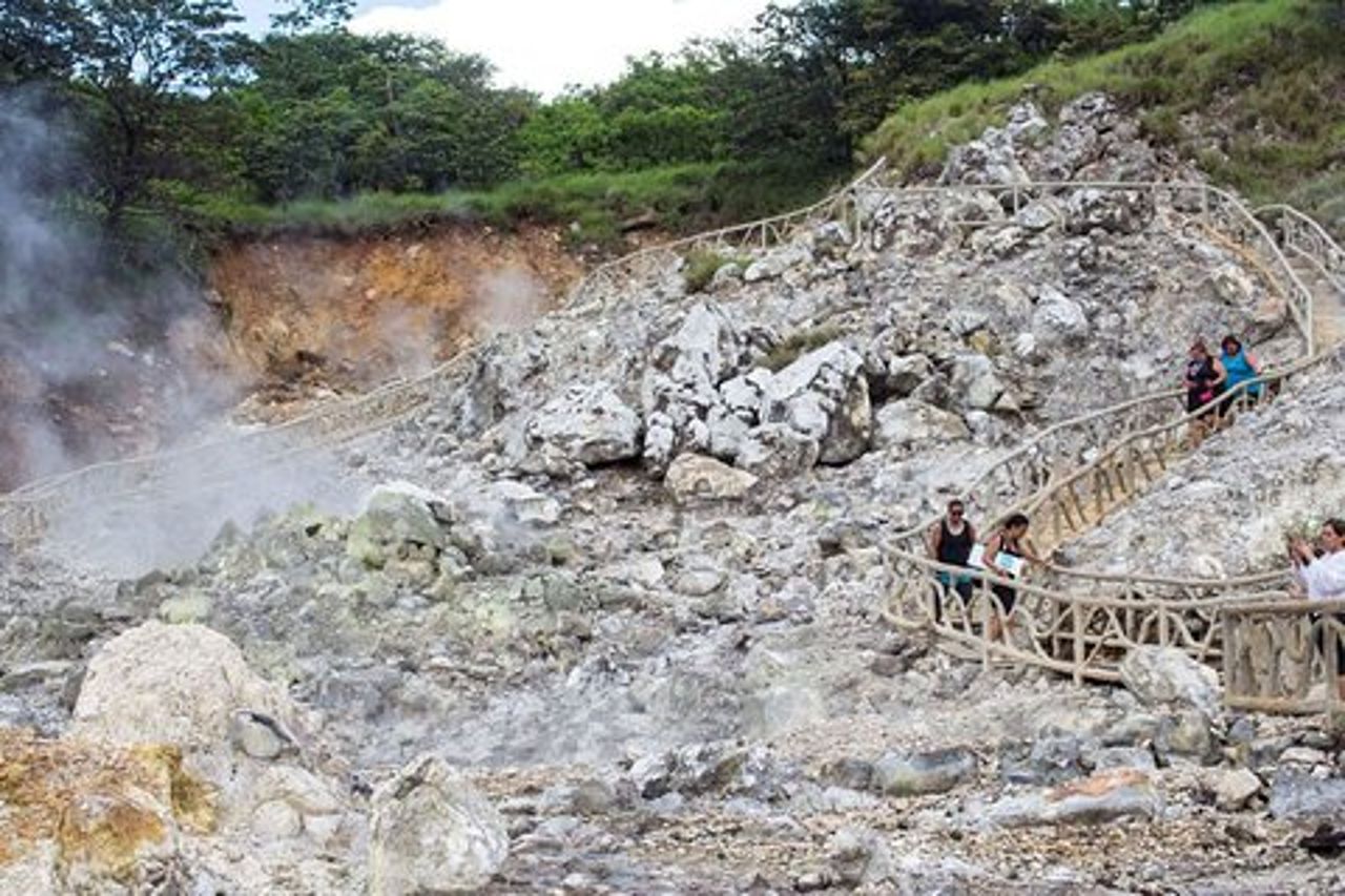 Tour combinato di cascata e vulcano a Guanacaste Costa Rica
