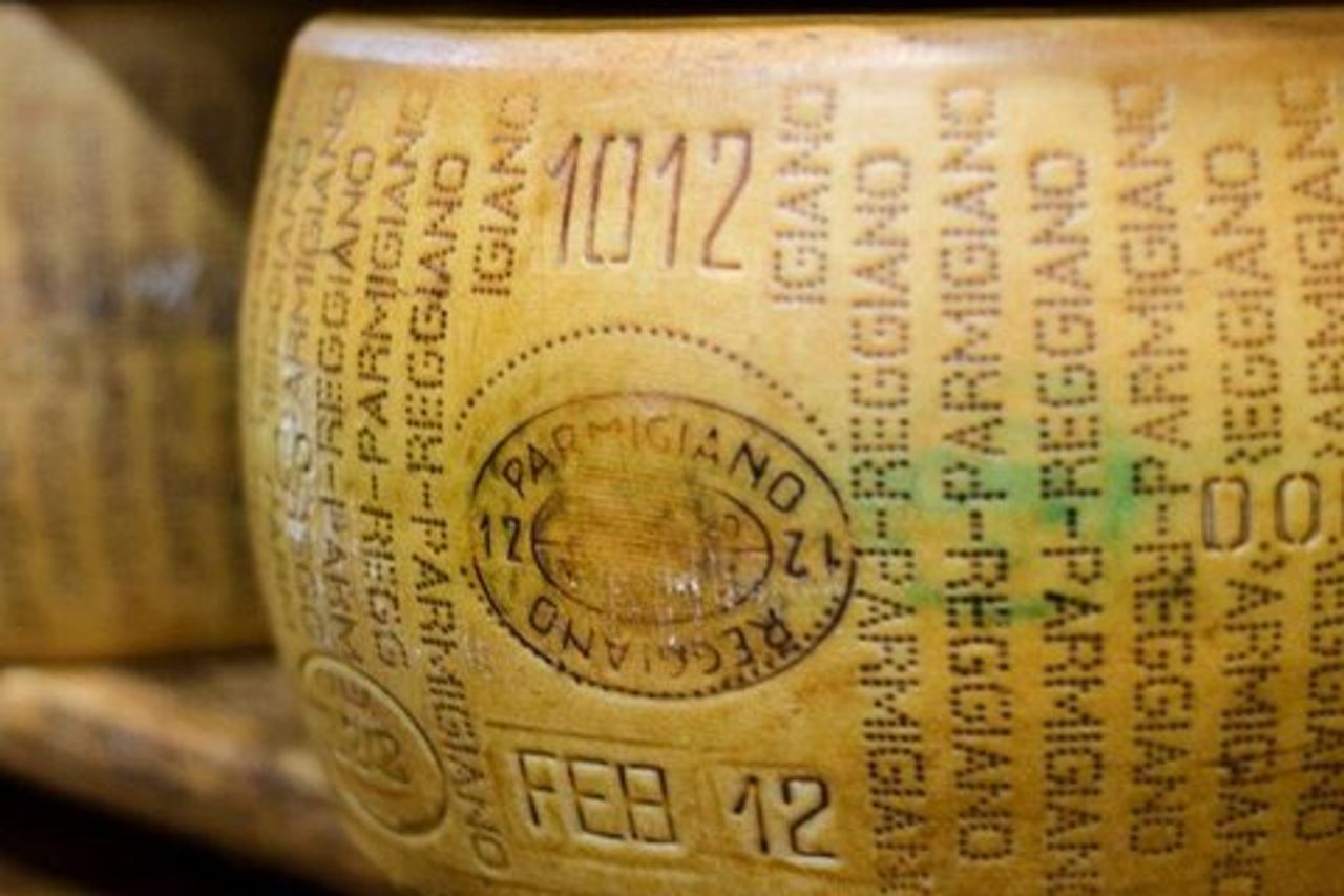 Tour e degustazione di Parmigiano Reggiano a Modena
