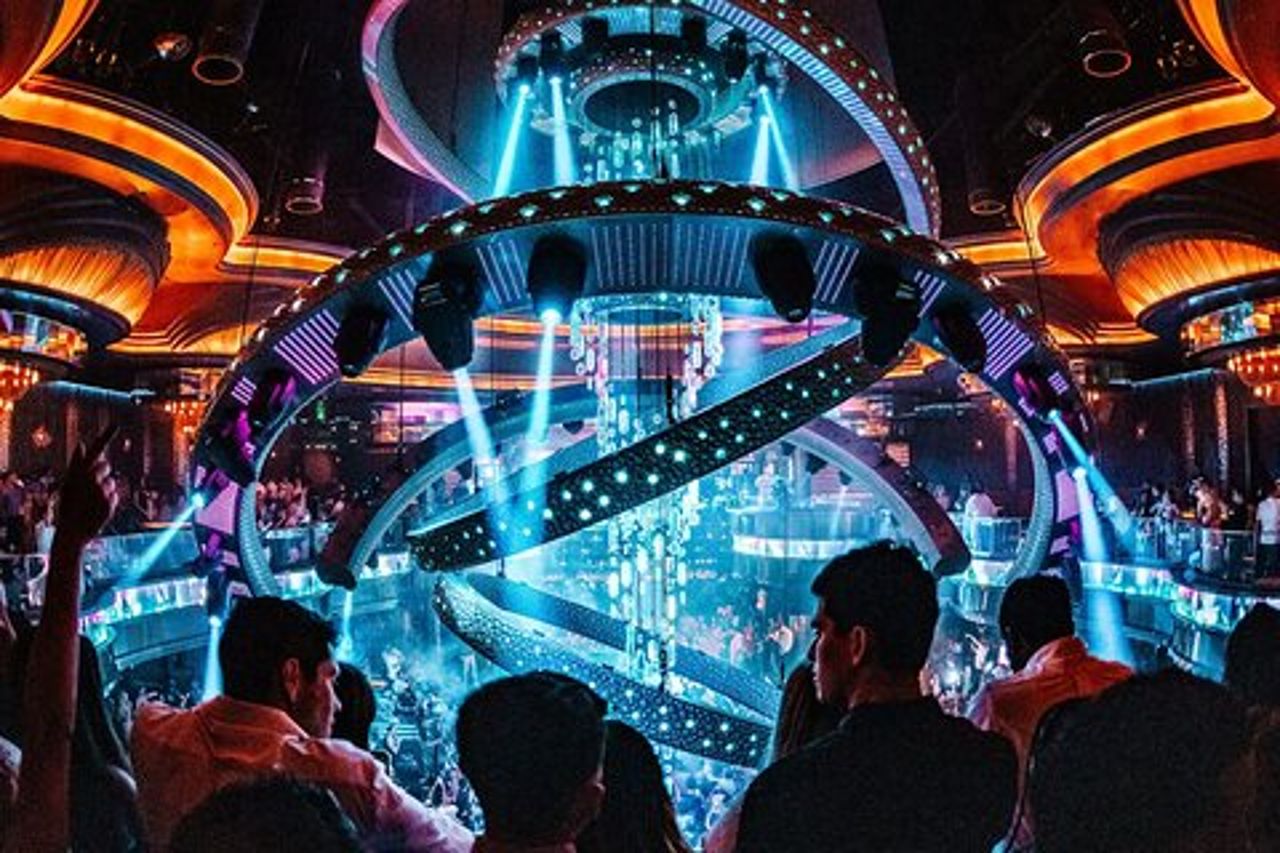 Las Vegas: VIP Club Crawl con Party Bus, Ingresso Express e Bevande