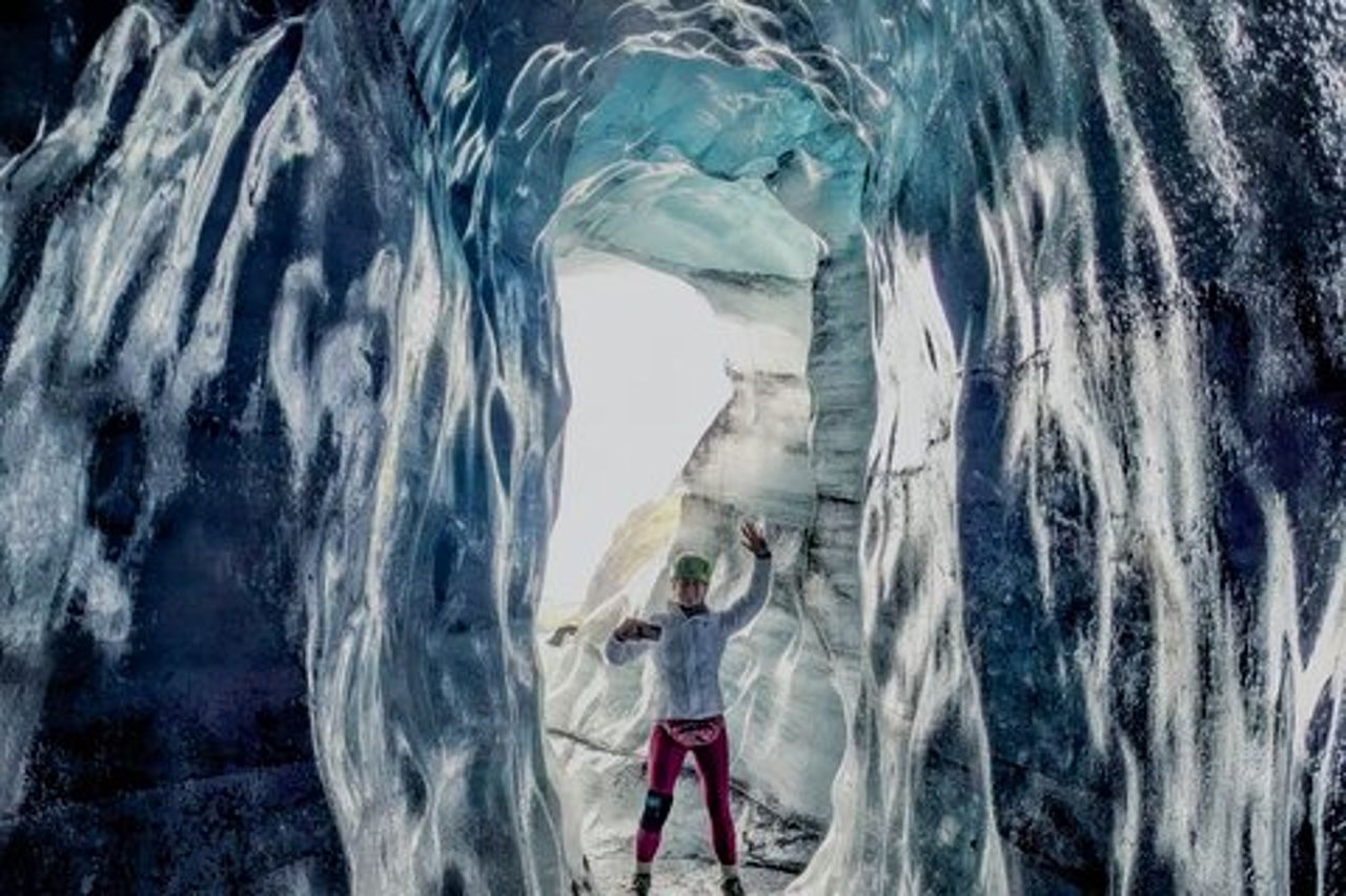 Tour della grotta di ghiaccio di Katla da Vik Avventura guidata per piccoli gruppi