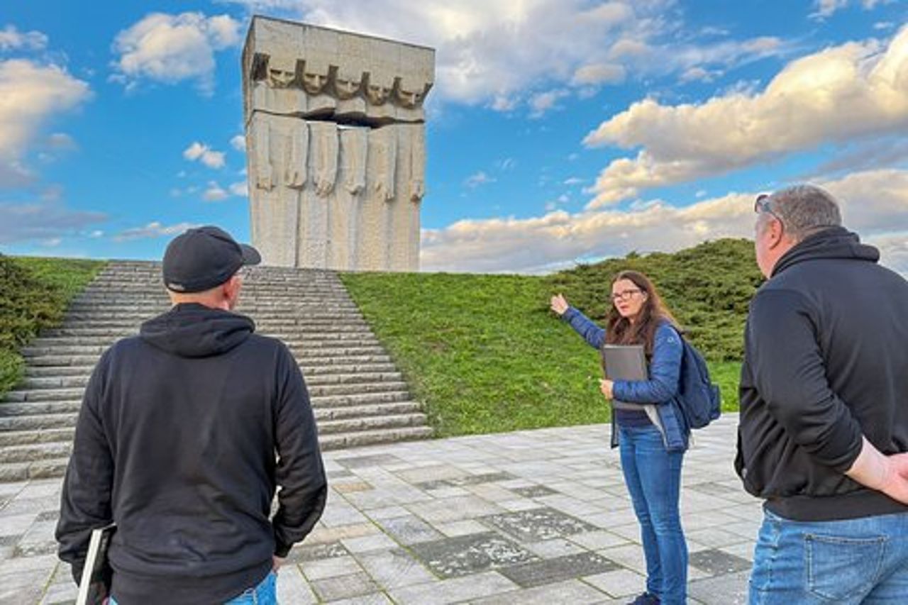 Cracovia: tour guidato a piedi del campo di concentramento di Plaszow