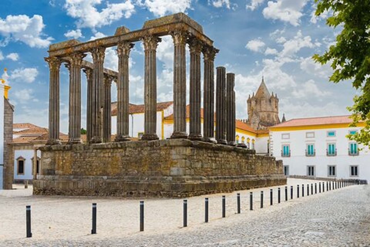 Évora Roman Legacy : tour privato a piedi con biglietti