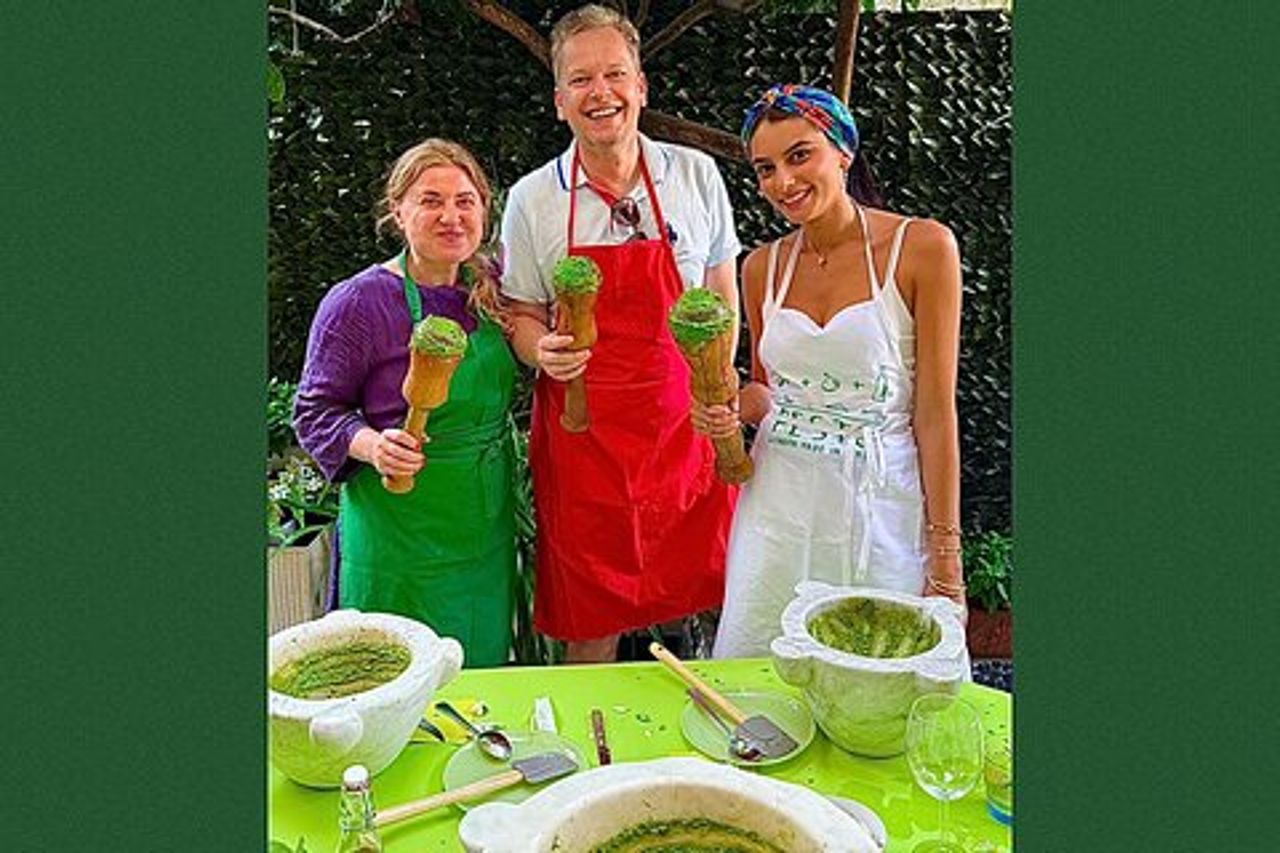Lezione Pesto al mortaio con Campionessa Mondiale e Menù locale