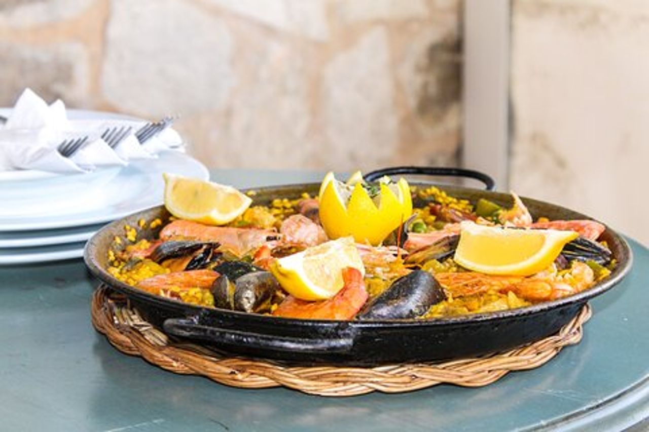 Tour gastronomico di Barcellona: tapas, paella, sangria e 8 degustazioni locali