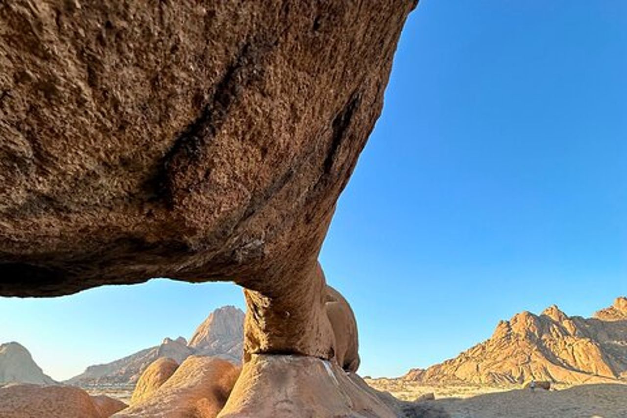 Tour di un giorno di Spitzkoppe in Africa Cervino e Arte Antica