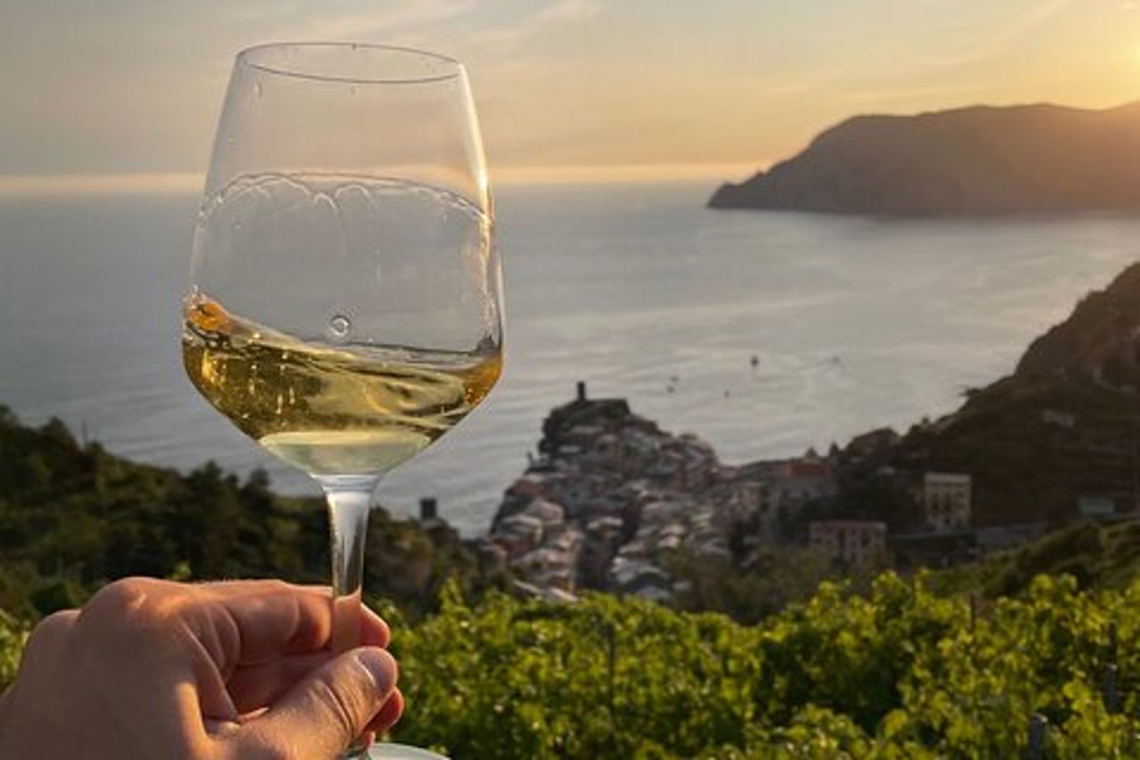 Eroico: Vineyard Trekking & Authentic Wine Tasting in Vernazza