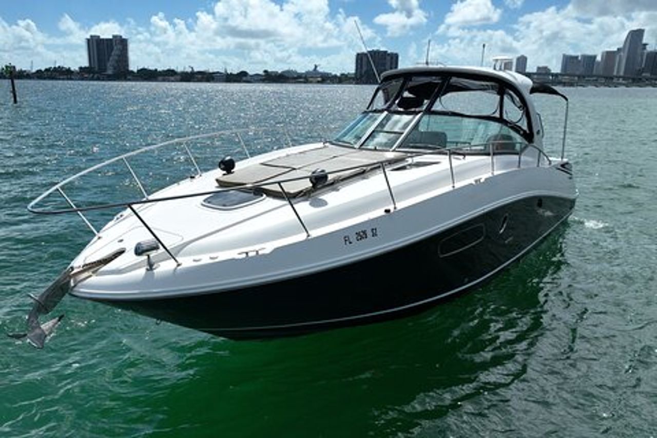 Noleggio yacht 37 Ft per 2 o 4 ore, Bluetooth, Nella baia di Miami