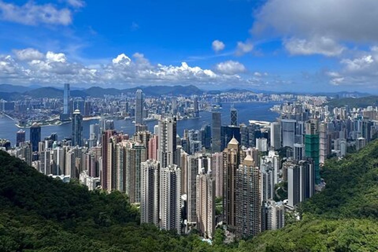 Hong Kong Full-Day: Wong Tai Sin, centrale e veloce Peak Tram
