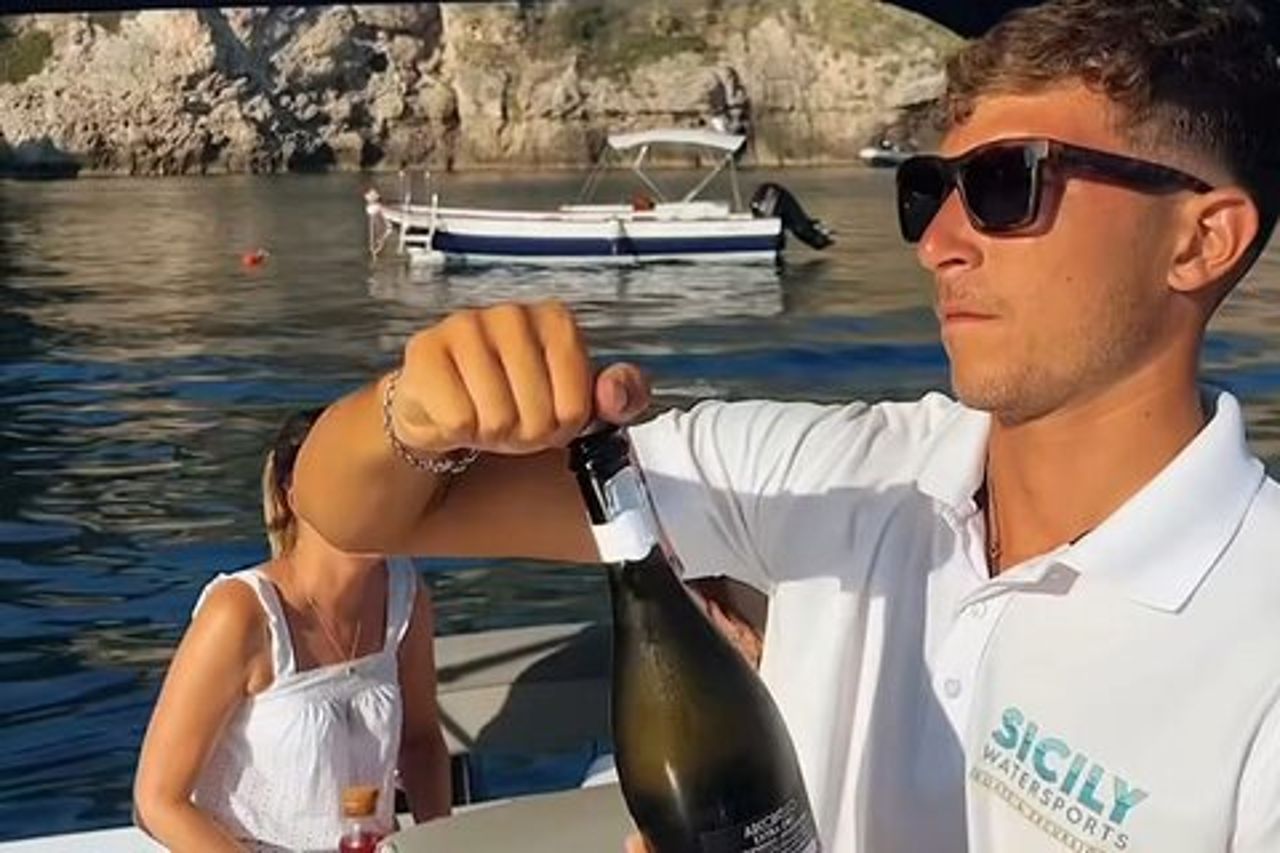 Tour Privato in Barca Letojanni e Taormina e Giardini Naxos