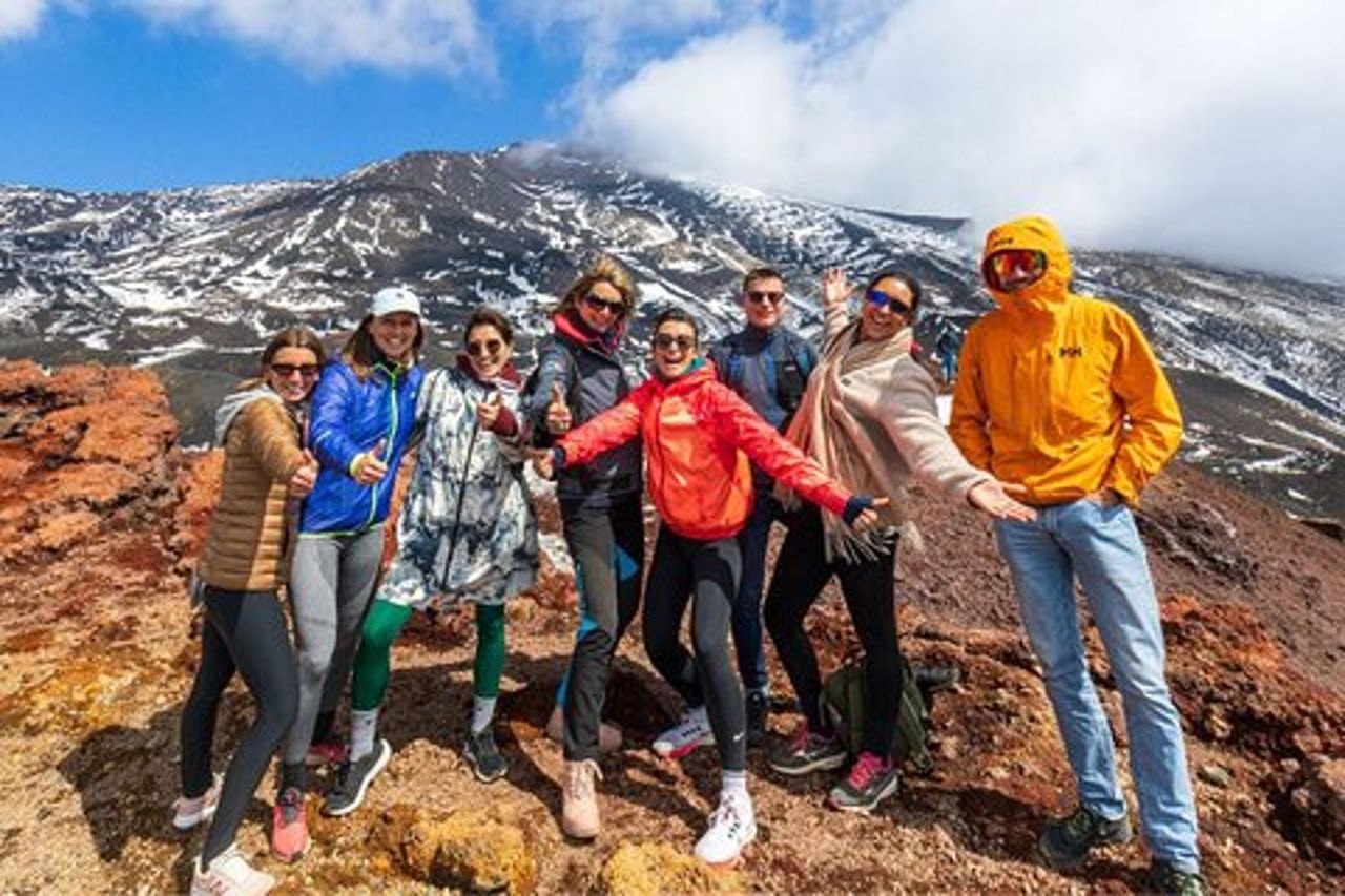 Tour privato di mezza giornata dell'Etna Trekking da Taormina
