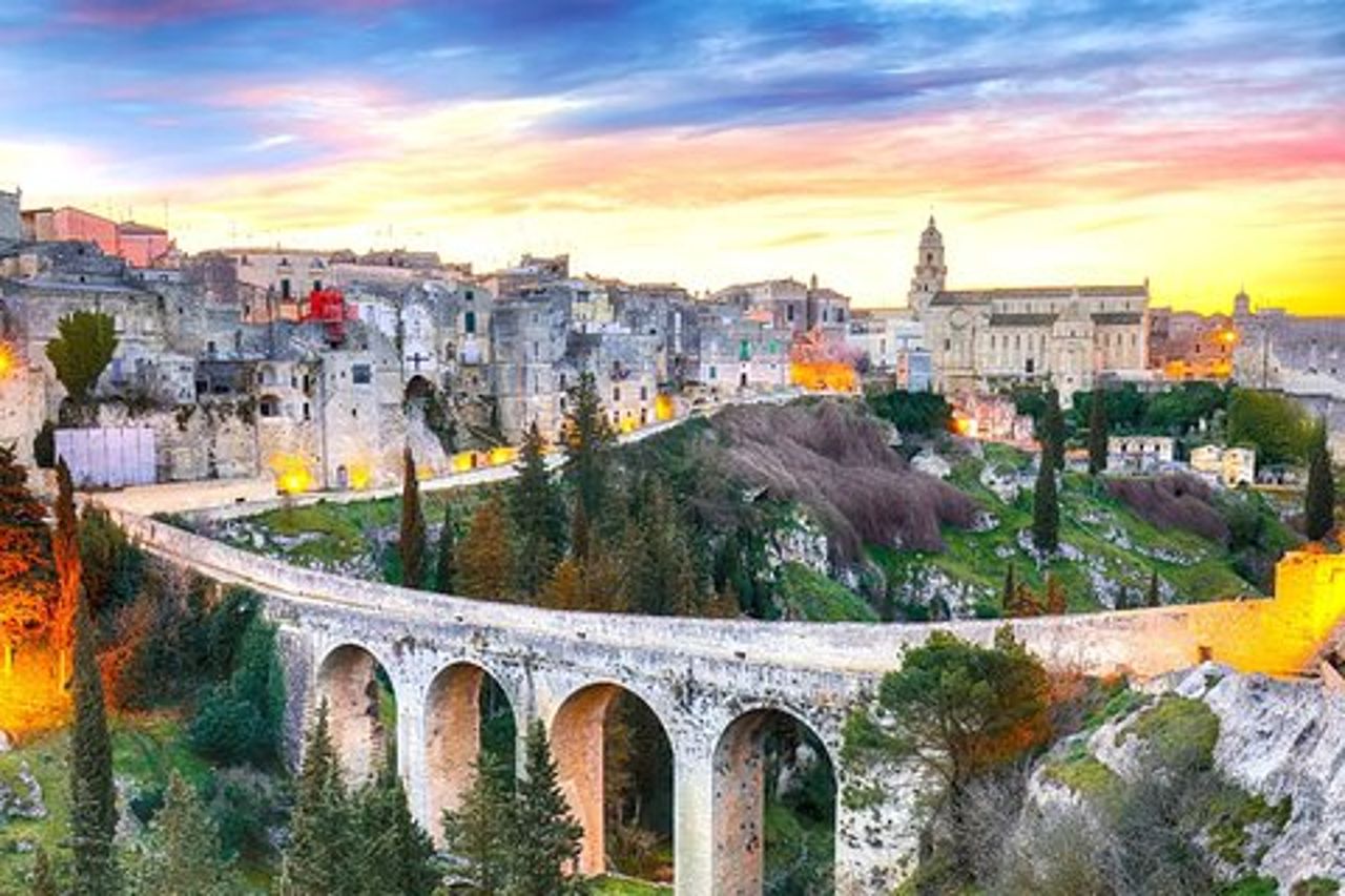 Murgia Tour: Gravina, Altamura e Trani in bus con degustazione