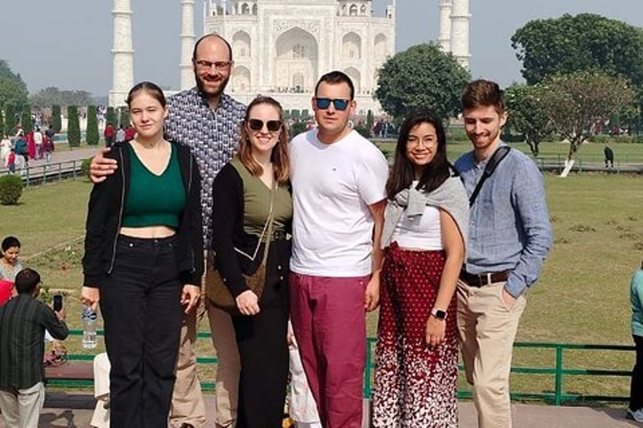 Da Agra: tour di un giorno del Taj Mahal e dell'auto privata di Agra con pasto a 5*