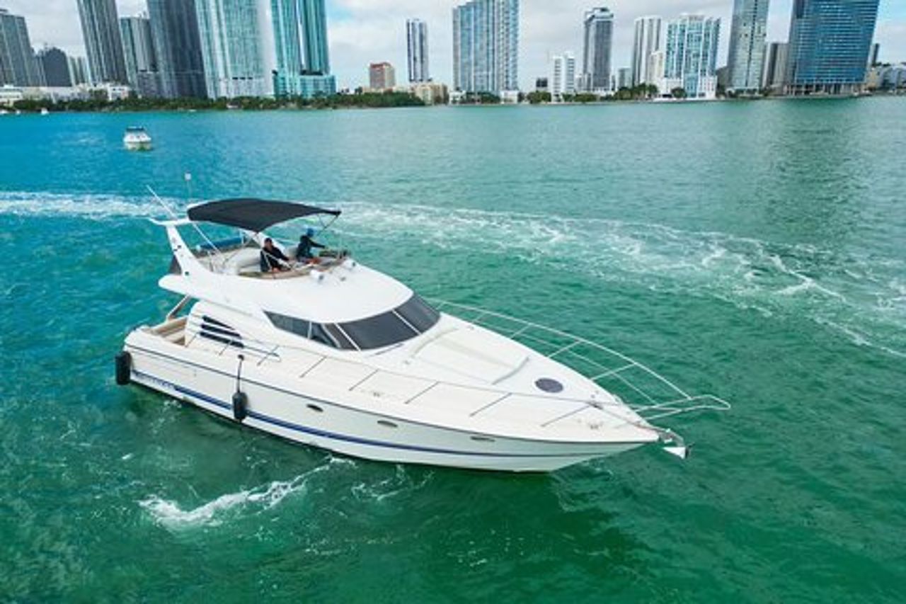 50' Yacht Experience privata a Miami per 12 persone