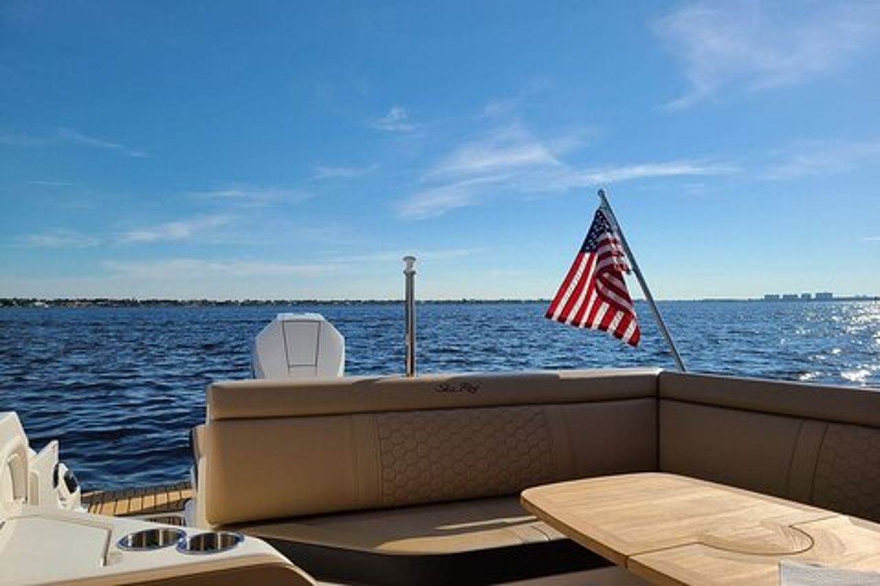 Crociera privata di un giorno: esplora Cape Coral, Sanibel e Fort Myers