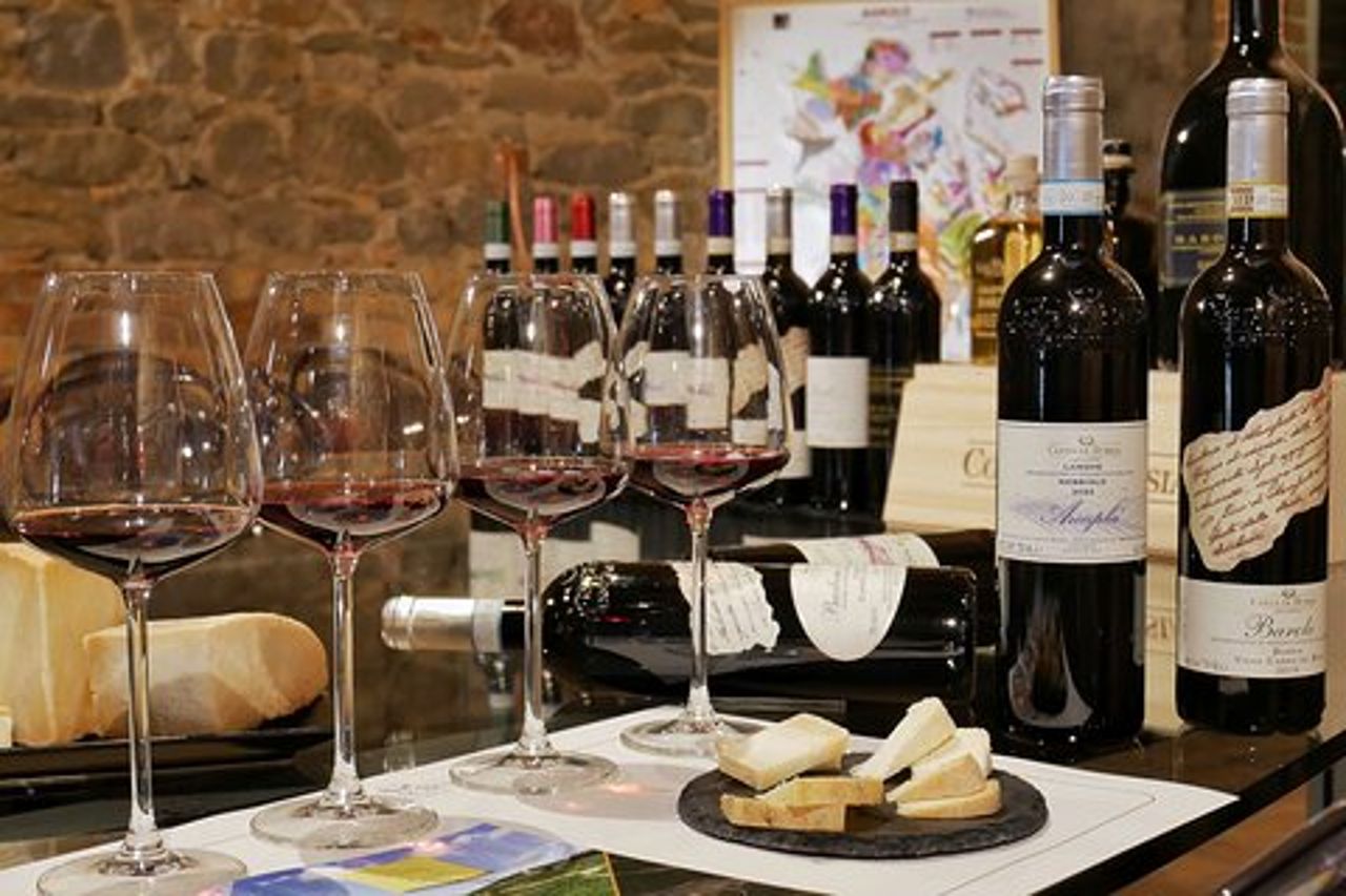 Monforte d’Alba: esperienza di Vino e Formaggi piemontesi