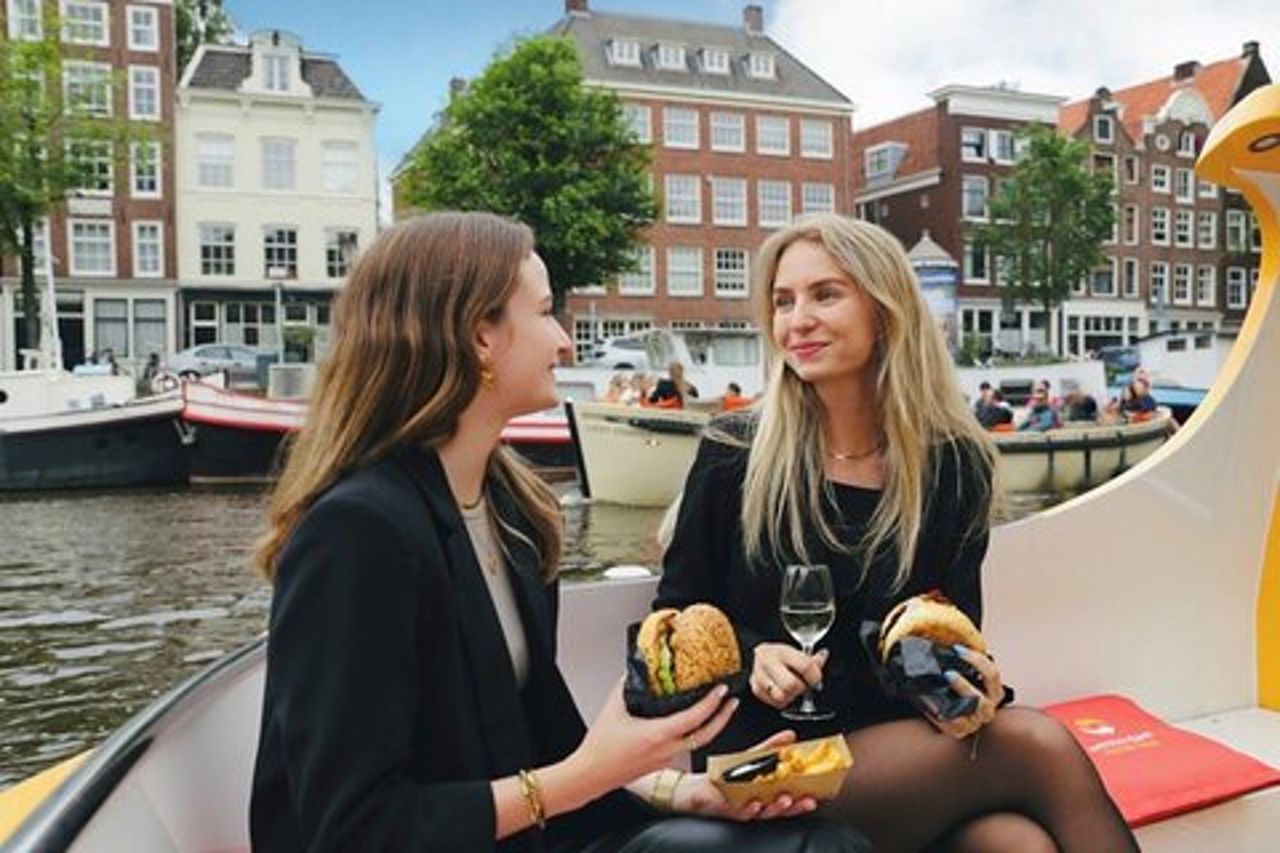 Crociera con cena ad Amsterdam con hamburger e bevande
