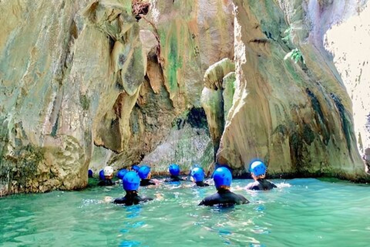 Avventura guidata di canyoning vicino a Marbella (passeggiata sul fiume Benahavís)