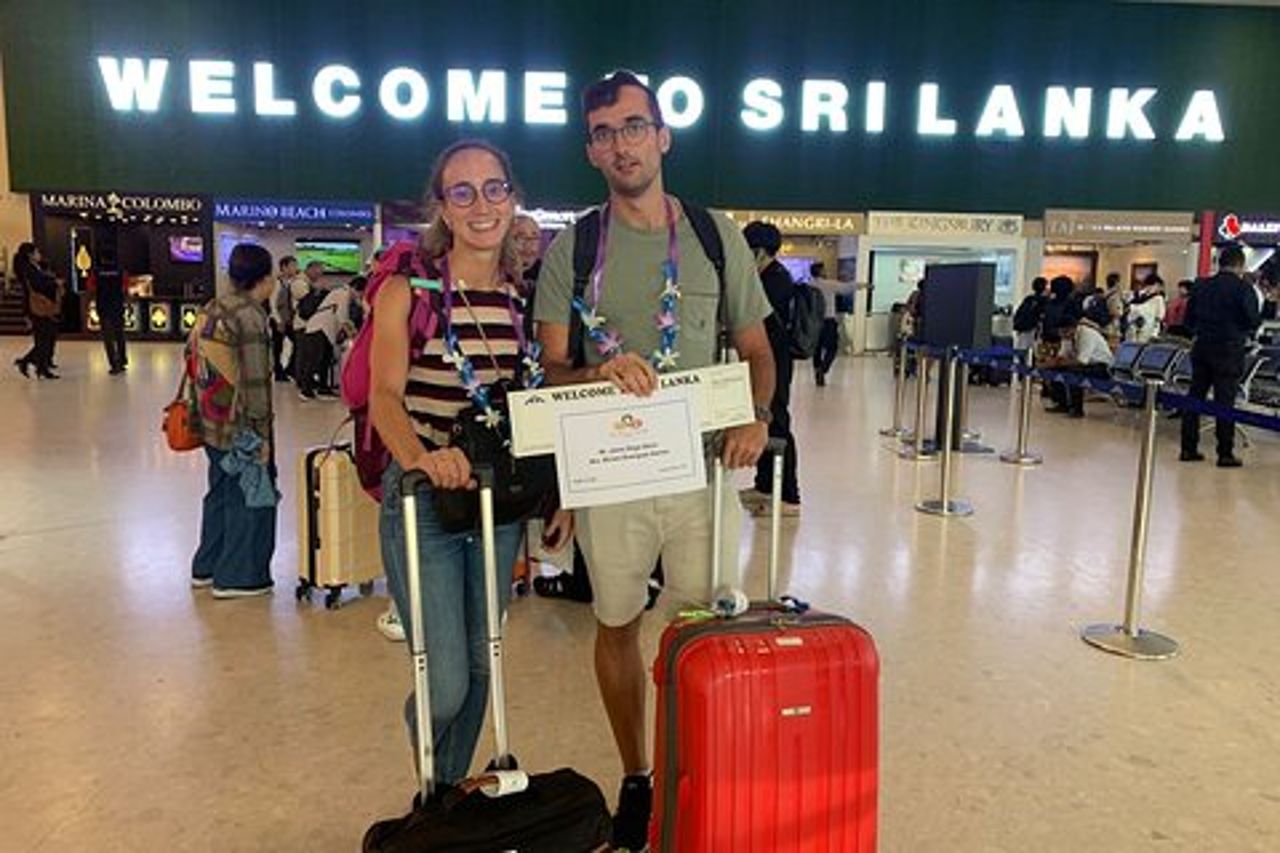 Prenota il tuo Colombo Airport Pickup a Kandy da Aaliya Tours