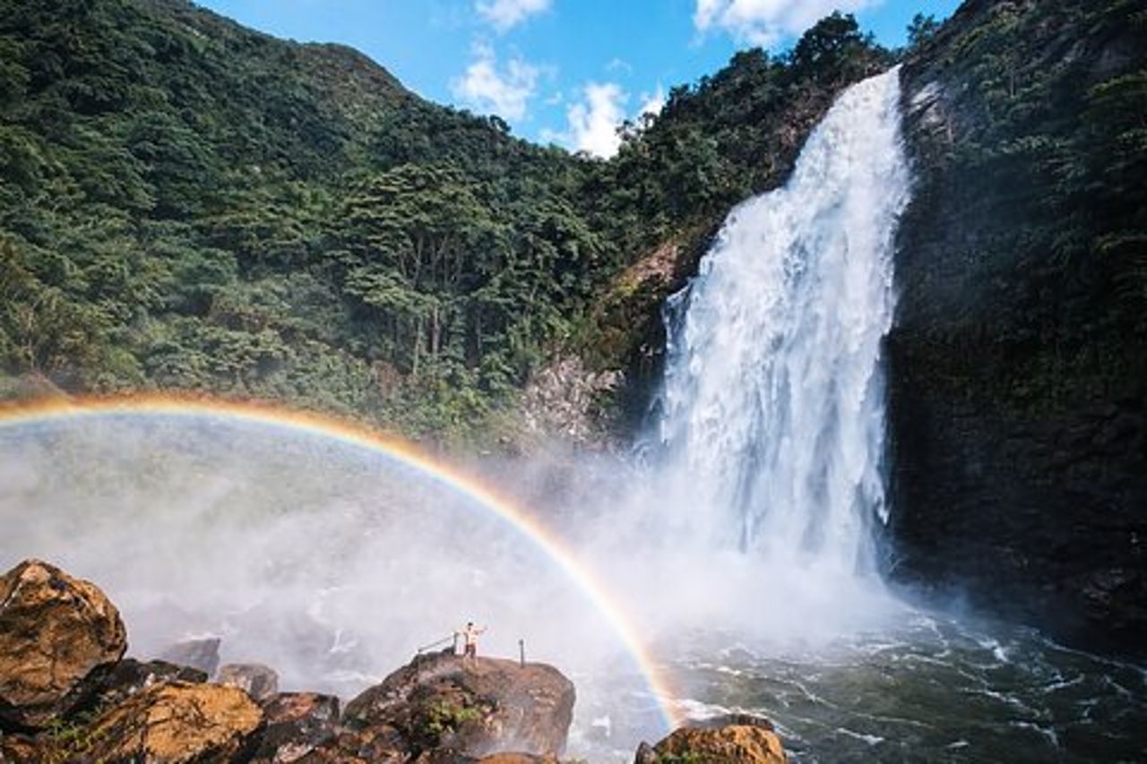 Zipline più alta della Colombia su montagne, giungle e cascate