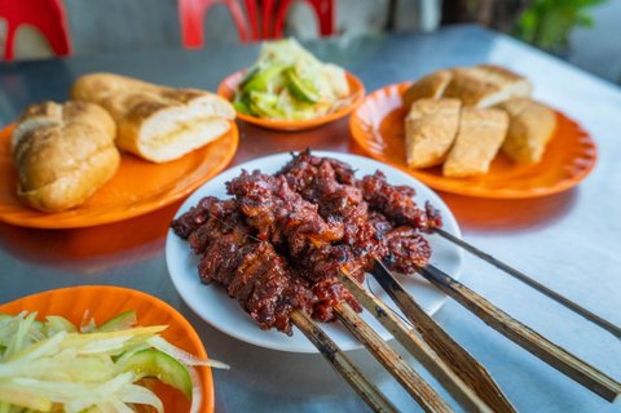 Siem Reap Sera Foodie Vespa Tour / Tuk Tuk Disponibile