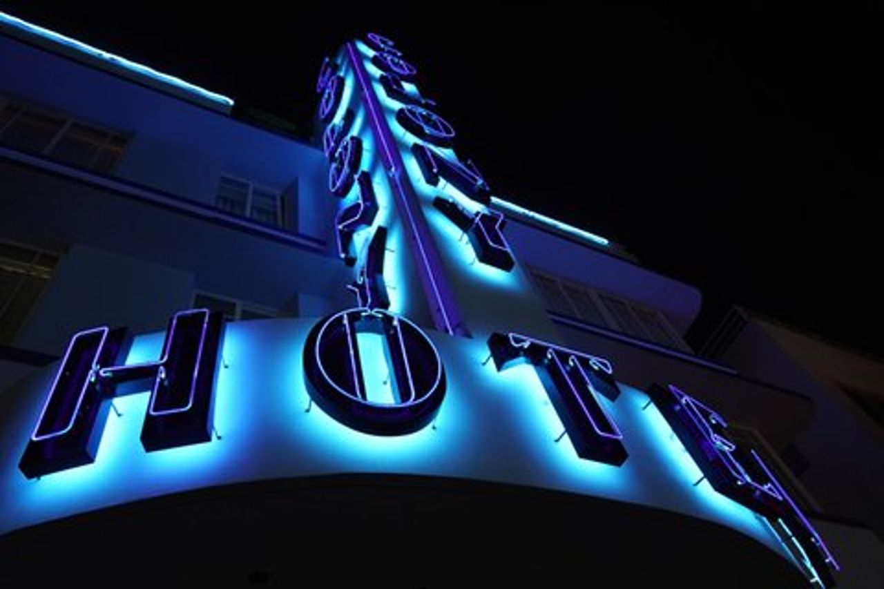 Premiato tour a piedi Art Deco e luci al neon a Miami Beach