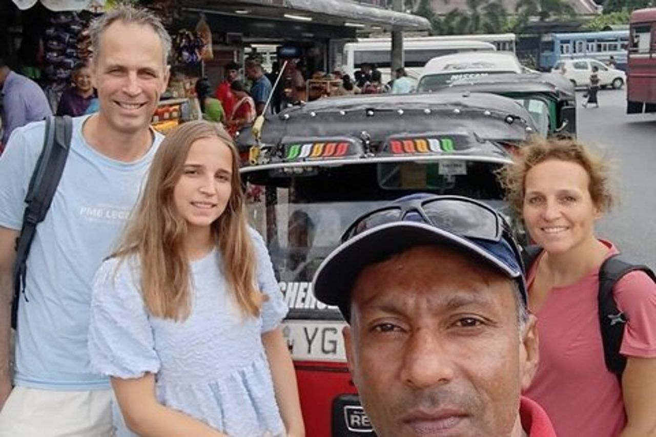 Tour originale di Tuk Tuk con Guida locale a Kandy