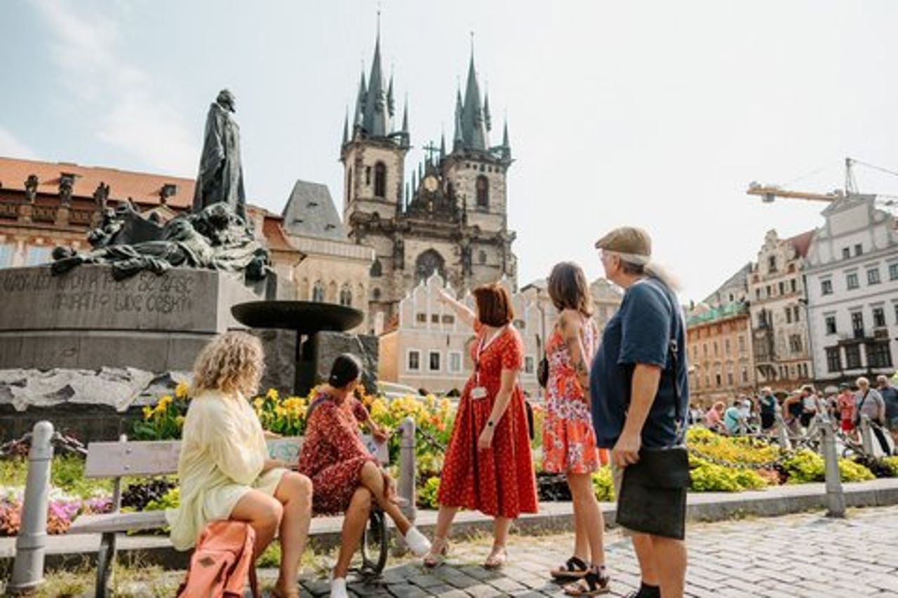 Tour privato delle attrazioni della città di Praga con sosta in un caffè ceco