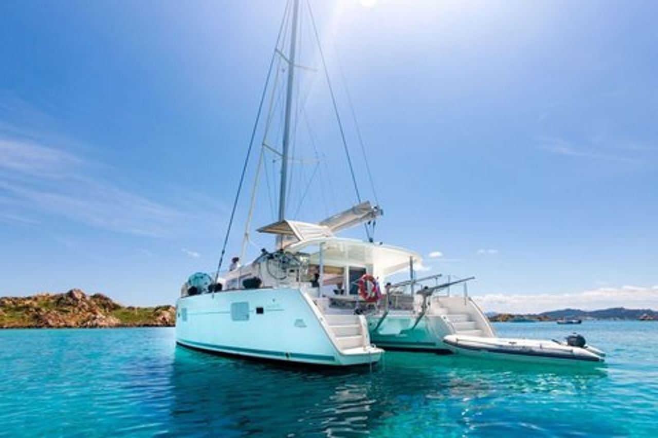 Tour privato in Catamarano Arcipelago Maddalena da Cannigione